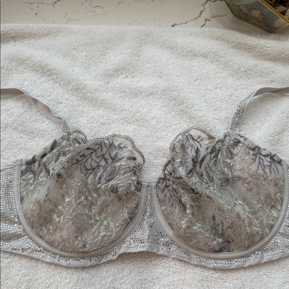 Victoria's Secret Silver Lace Bra